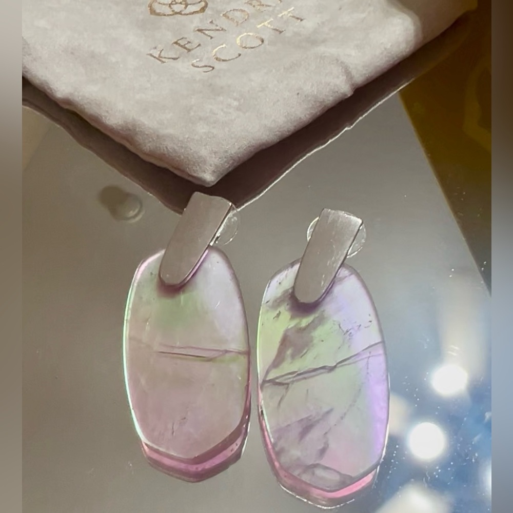NWT KENDRA SCOTT Aragon Statement Earrings | Mother of Pearl